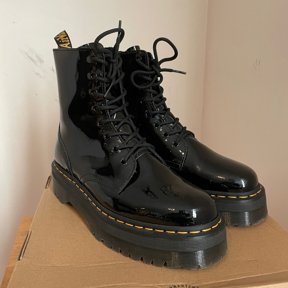 Dr. Martens Jadon Boots Black Patent Lamper UK9 OG Box